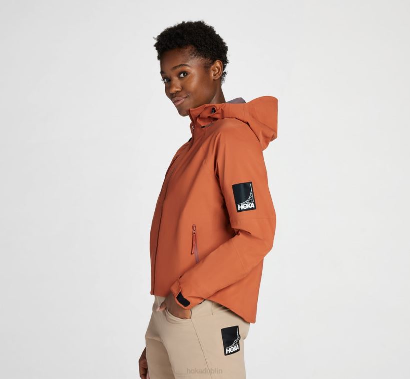 VLP8373 Hoka Women Transport Rain Jacket Baked Clay